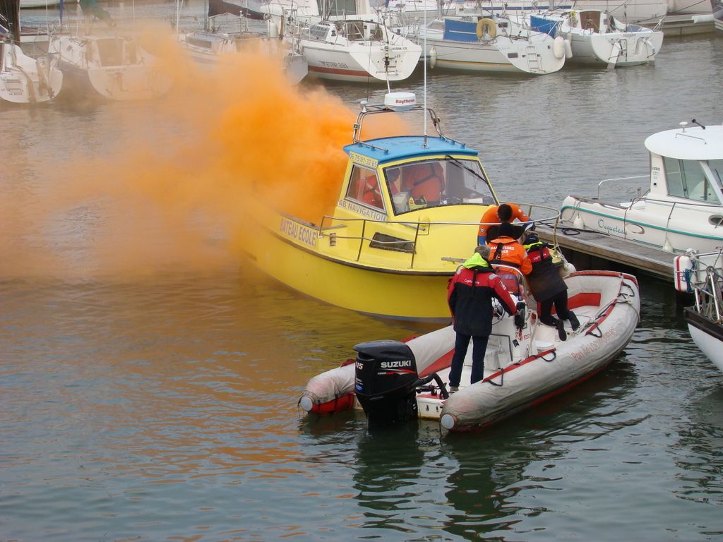 Photos de la matinée »maîtriser un incendie à bord »