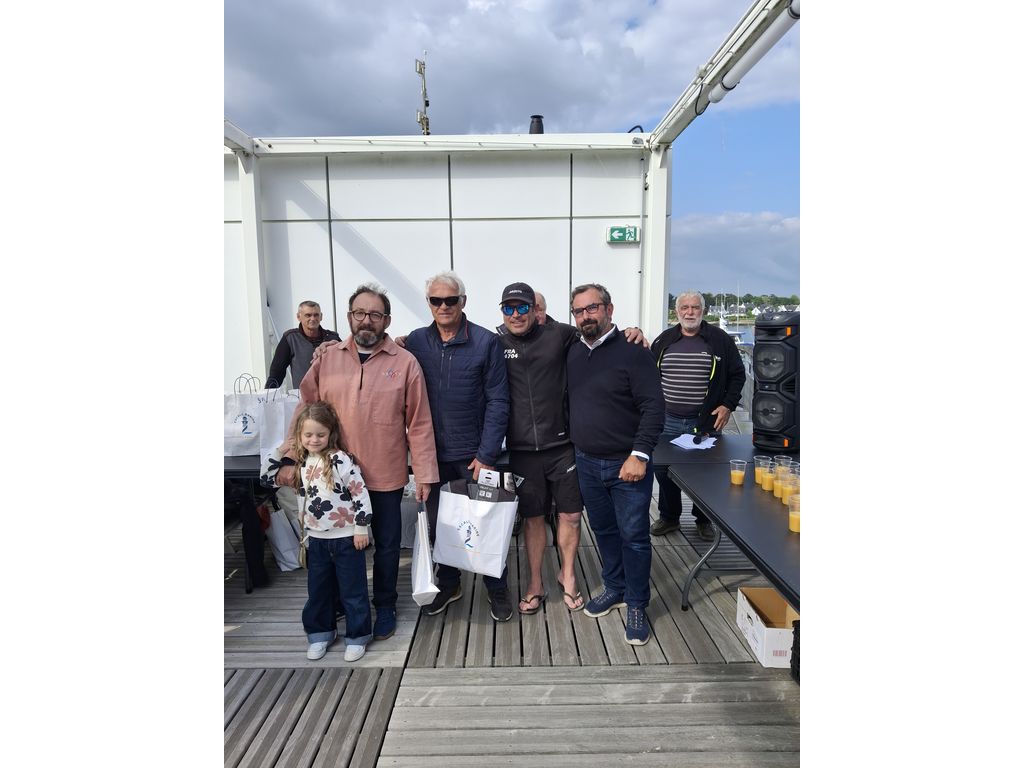 Tour de groix du 8 mai 2025, 54 bateaux sur la ligne, 16 du CNML